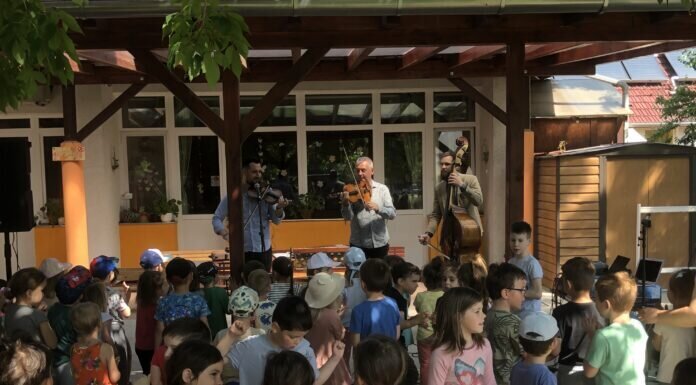 Koncertet kaptak ajándékba a mórahalmi óvodások