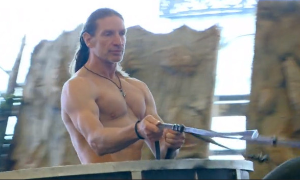 Pintér Tibor 25 kilóval könnyebben érkezik a mórahalmi lovas színházba