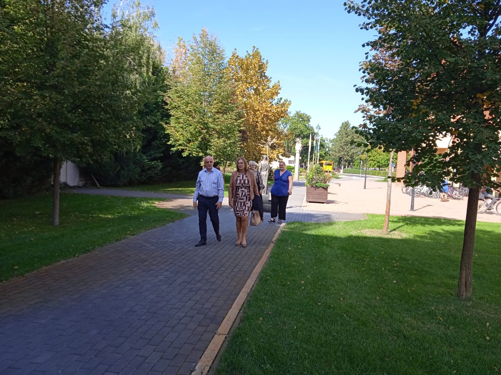 Mórahalmon járt a Nemzeti Szakképzési és Felnőttképzési Hivatal elnöke