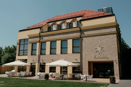 A VANILLA tanétterem újra üzemeltetőt keres!