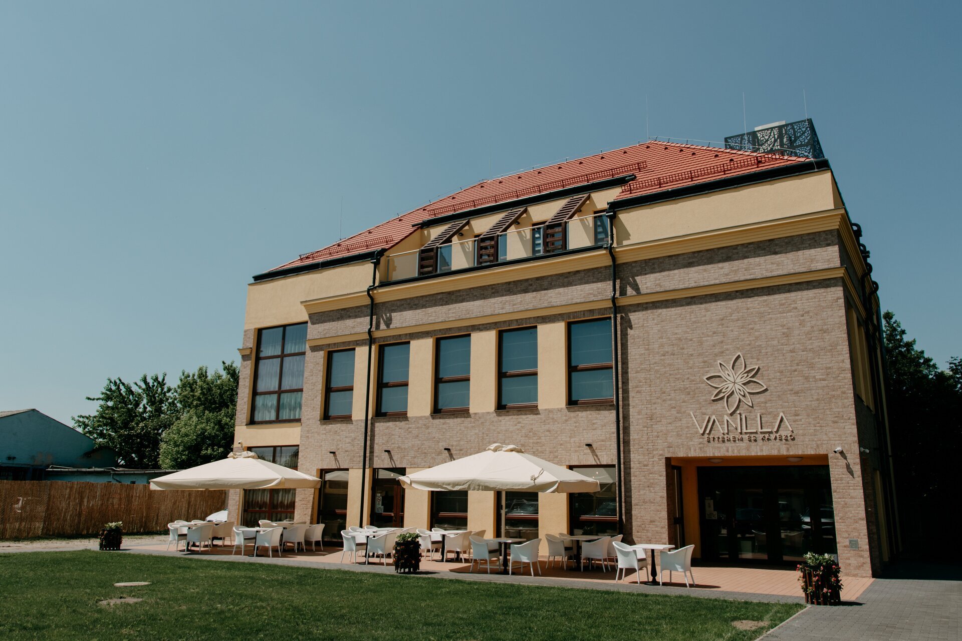 Férfi est a Vanillában