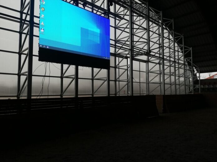 Ledfalon vetítik ki Vass Kálmán portréját