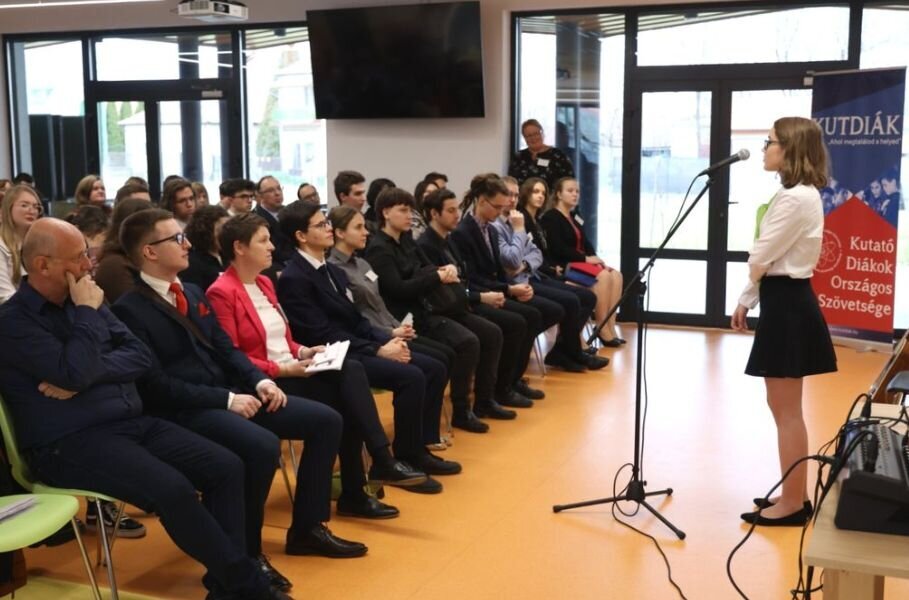 Tudományos konferencia a mórahalmi szakképzőben