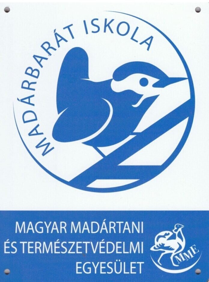 Már hivatalosan is madárbarátok a mórahalmi katolikus iskola diákjai és pedagógusai
