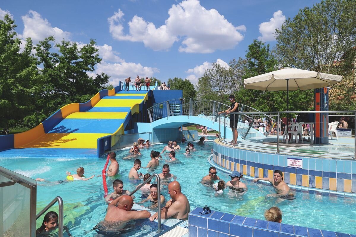 Országos termálvita robbant ki, de Mórahalom csendben maradt az élmezőnyben