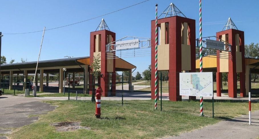 TILOS szárnyas állatot árulni a vásárban!