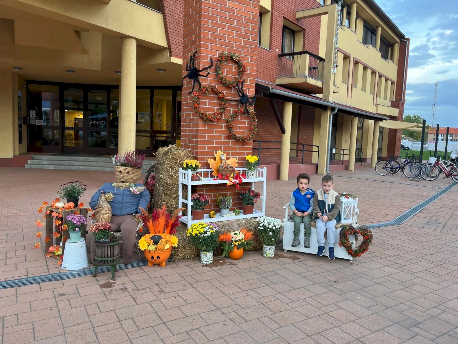 Ismét őszi díszbe öltözött Mórahalom több pontja!