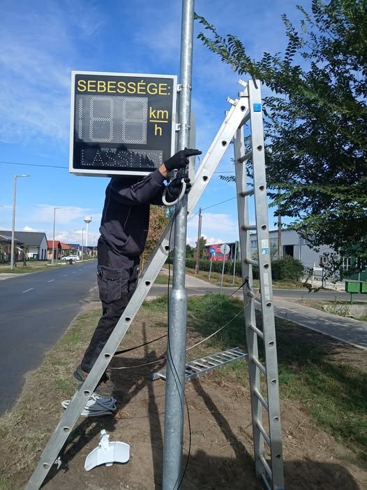Új sebességmérő tábla Mórahalmon